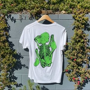Uniqlo Collab Kaws- white medium t-shirt.